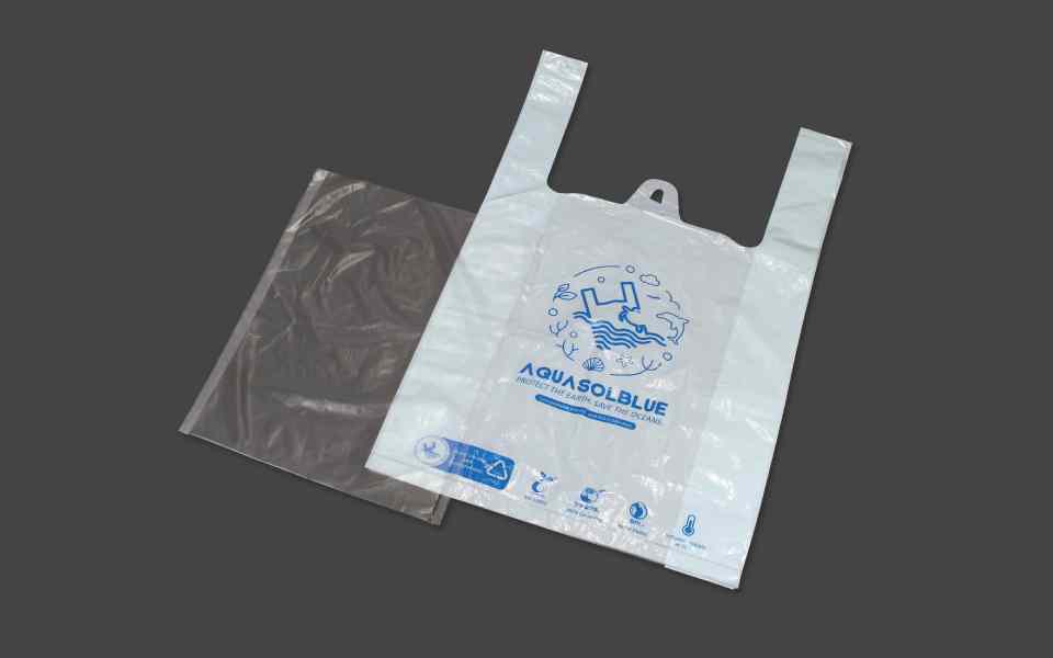 水に溶けるプラスチックバッグの画像