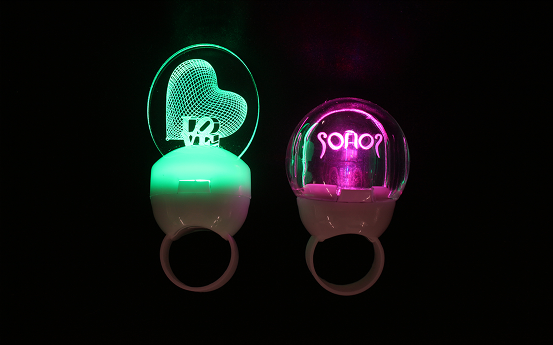 ロゴが光るLEDリング